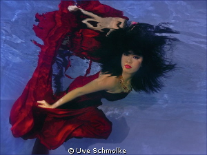 Minnie dancing by Uwe Schmolke 